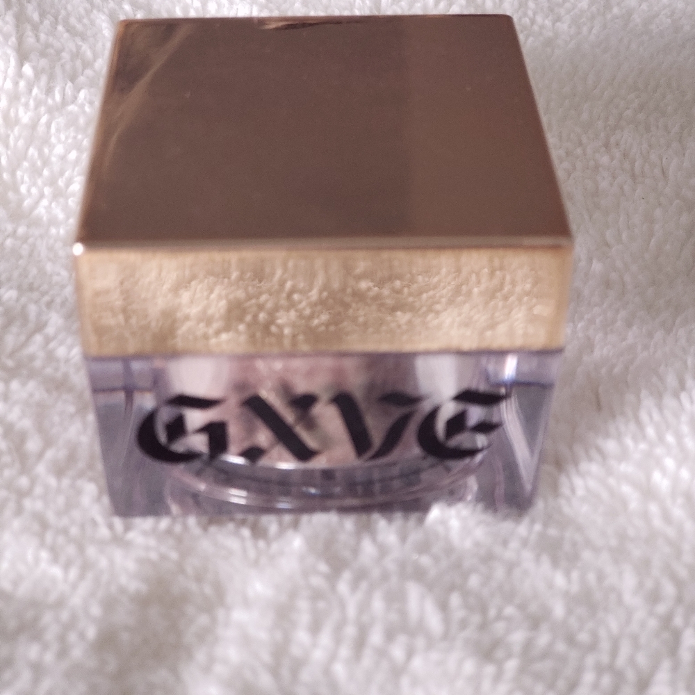 GXVE by Gwen Stefani: Color: Twinkle- Sparkling Silver Champagne